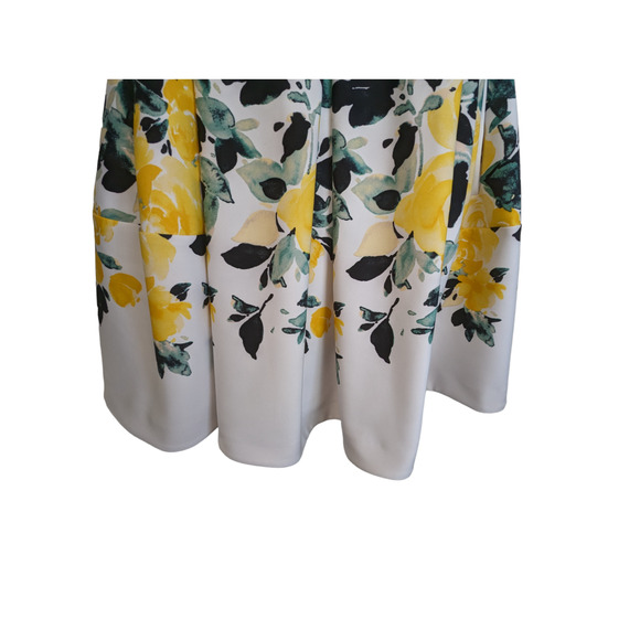 Taylor Women's 10 Floral Dress White Yellow Green Black Fit & Flare Spring - Picture 13 of 13